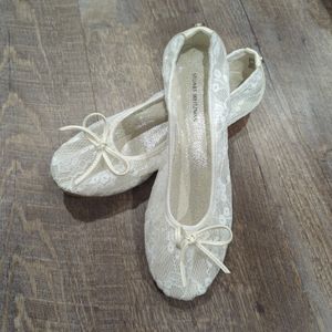 Girls White Lace Flats size 3